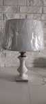 Designerska lampa w stylu glamour biała ceramiczna