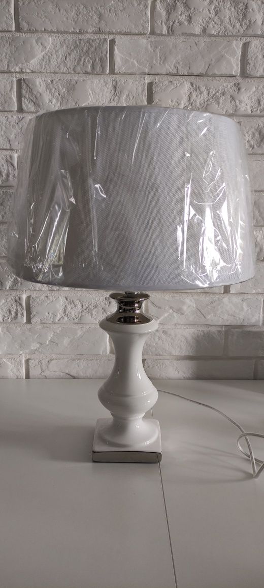 Designerska lampa w stylu glamour biała ceramiczna