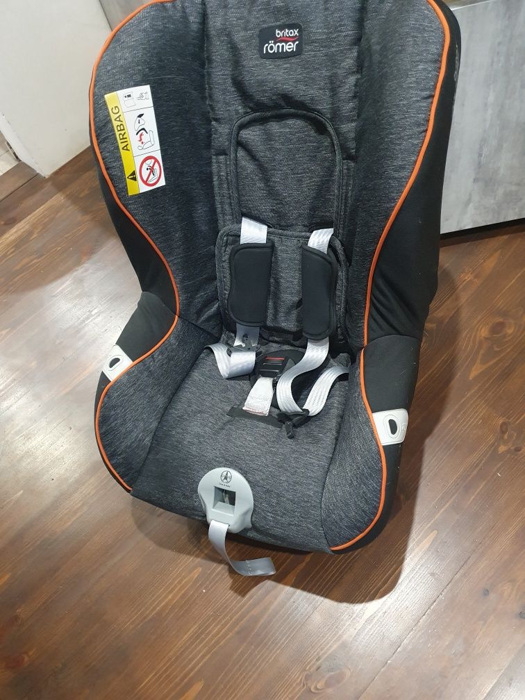 Продам дитяче автокрісло britax romer група 0+/1, 0-4 років