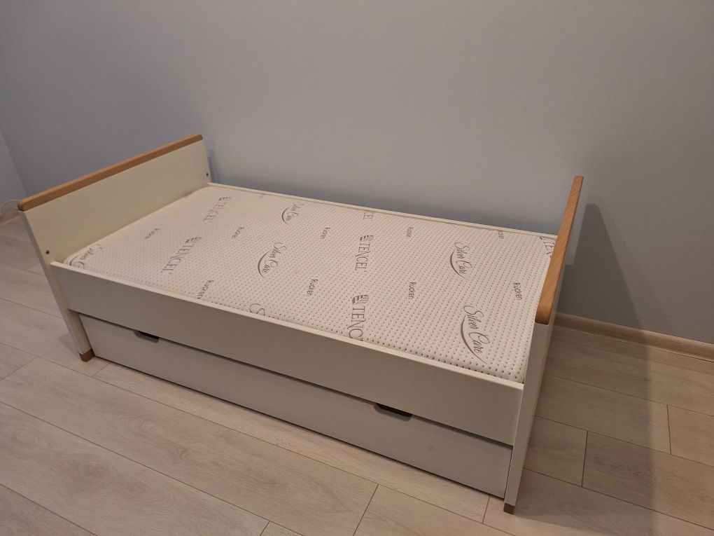 Łóżeczko Pinio wym. 140×70 + komoda (zestaw)