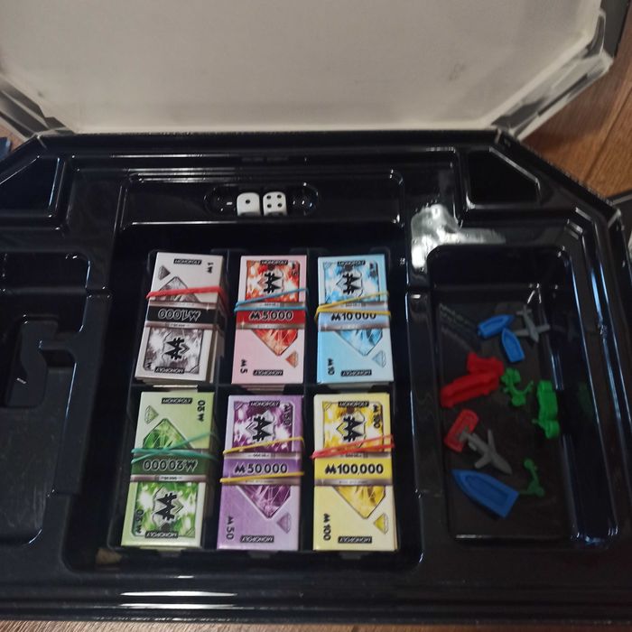 Настільна гра Монополія , Monopoly Millionaire , Hasbro