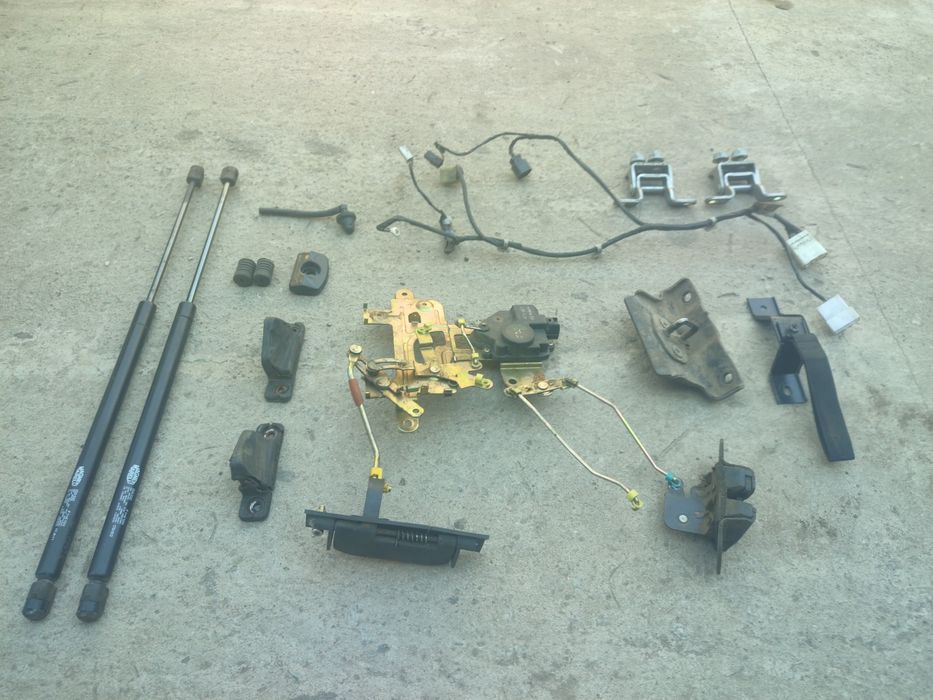 Продам замок крышки багажника на SsangYong rexton