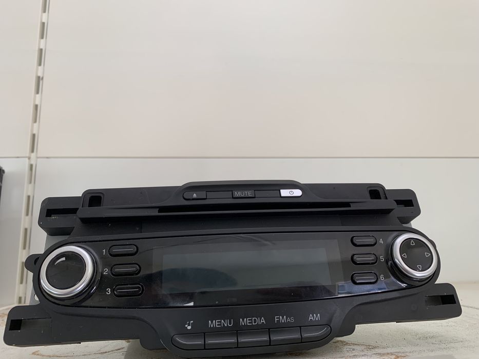 Moldura e Radio Alfa Romeo Giulietta