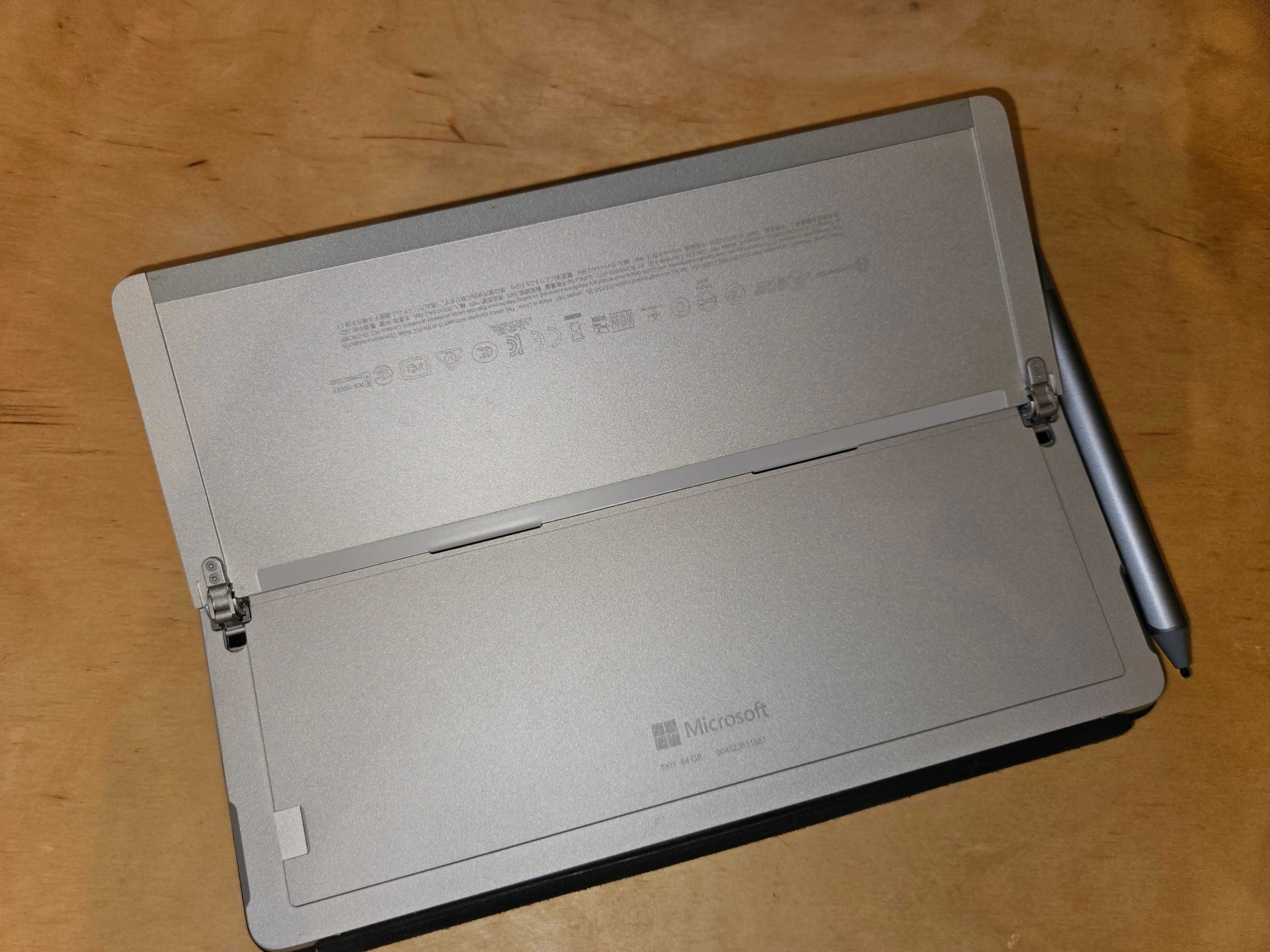 Laptop/Tablet Microsoft Surface Go 2 z rysikiem i klawiaturą