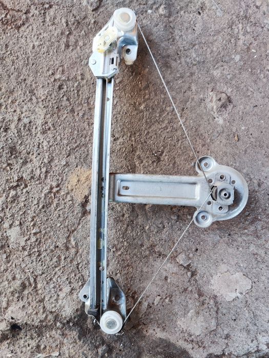 Склопідйомник задній правий (механічний) Opel Astra H