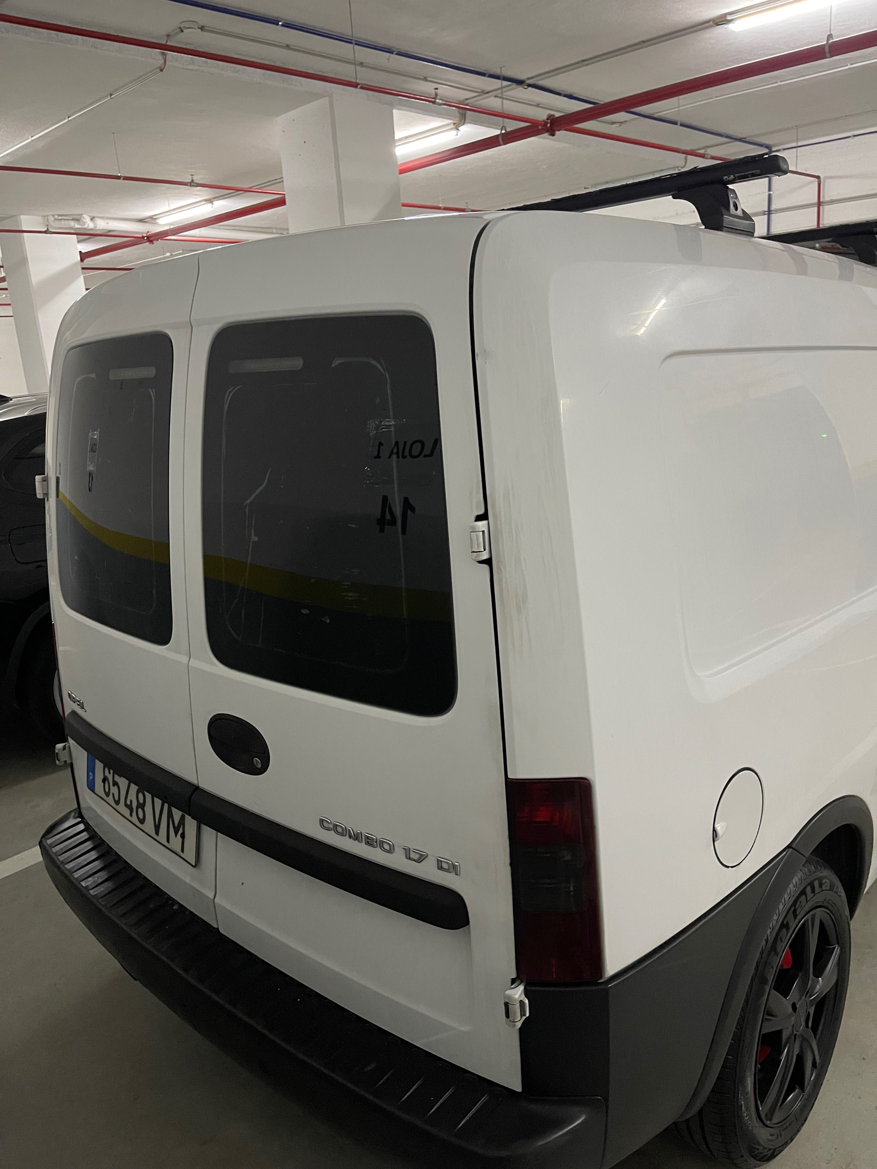 Opel Combo 1.7 muito conservada