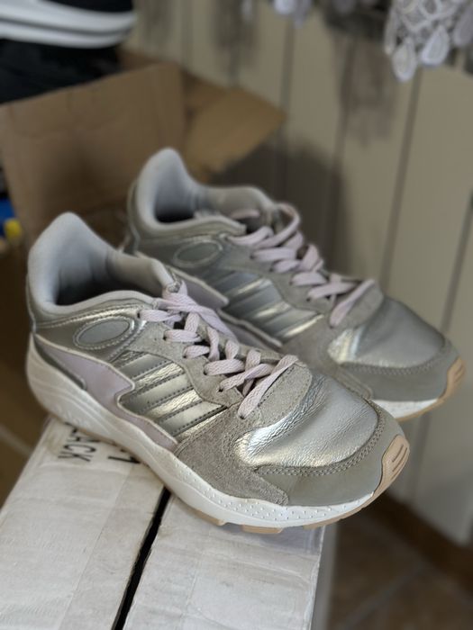 Оригинальные кроссовки adidas