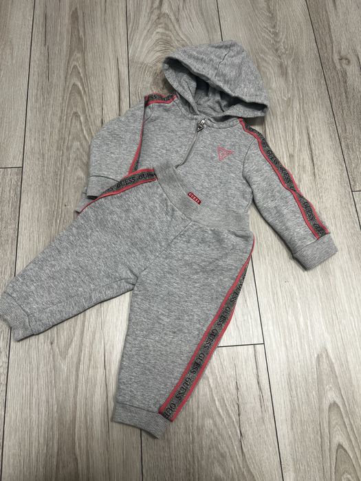 Костюм Guess,для немовлят на 12 місяців