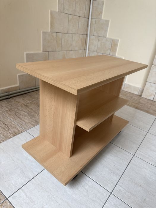 Поличка на келесах