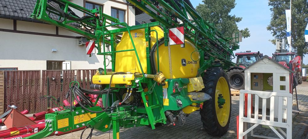 Opryskiwacz ciągany 4000 litrów, belka 21 metrów John Deere M740