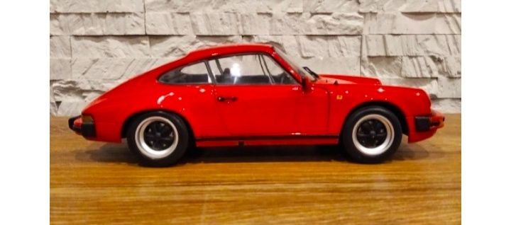 1:18 Minichamps Porsche 911 Carrera model