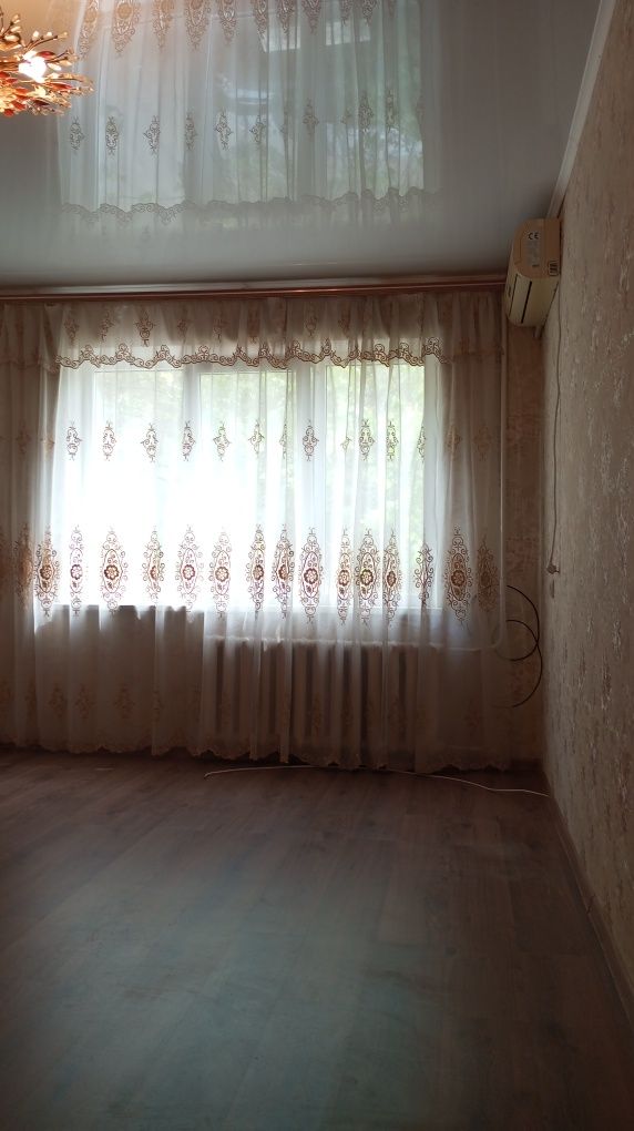 Квадрат ,8 лікарня, чешка,3 кімнатна квартира