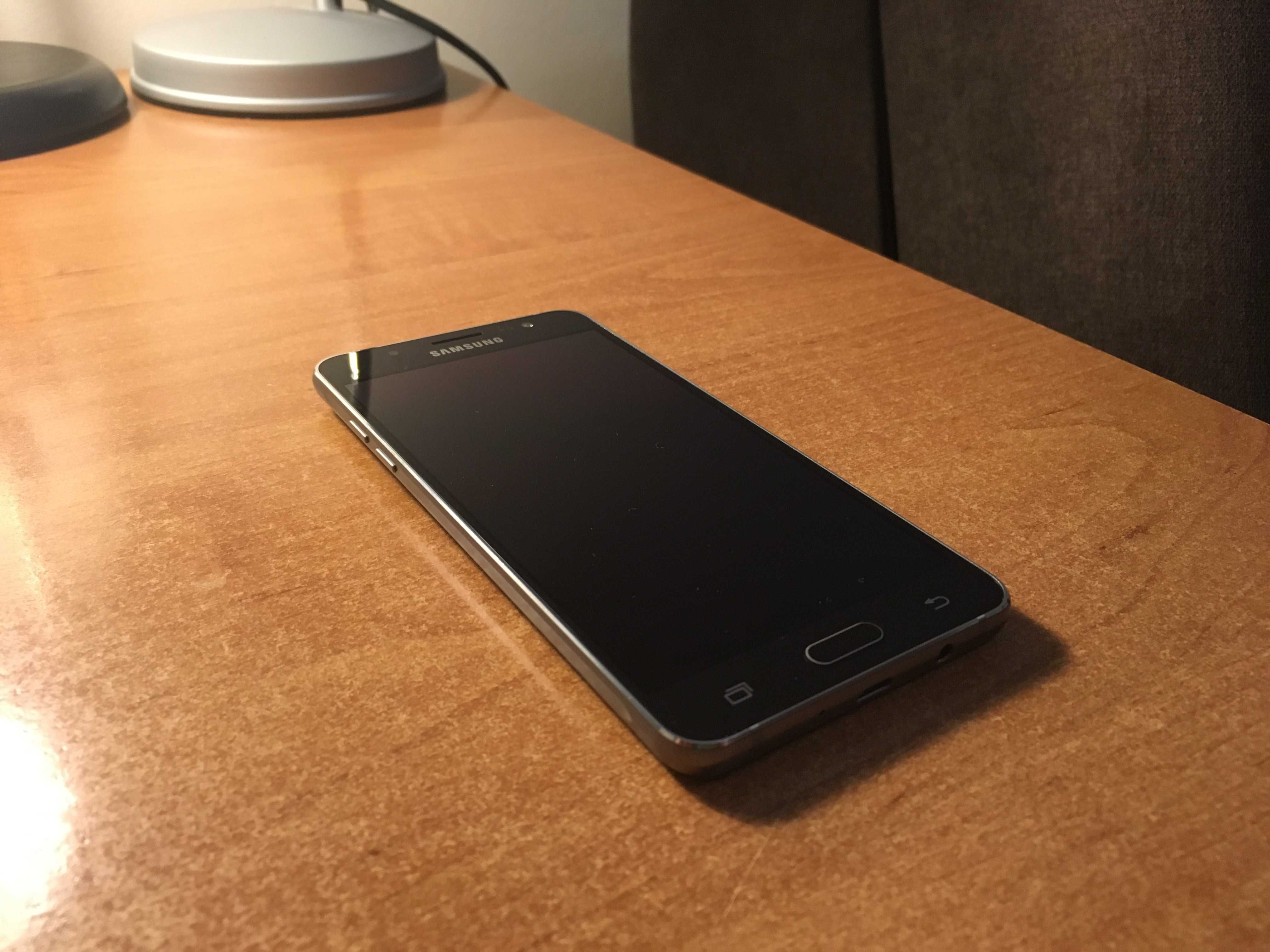 Samsung GALAXY J5 DUAL SIM nieuzywany jak nowy 16 GB RAM
