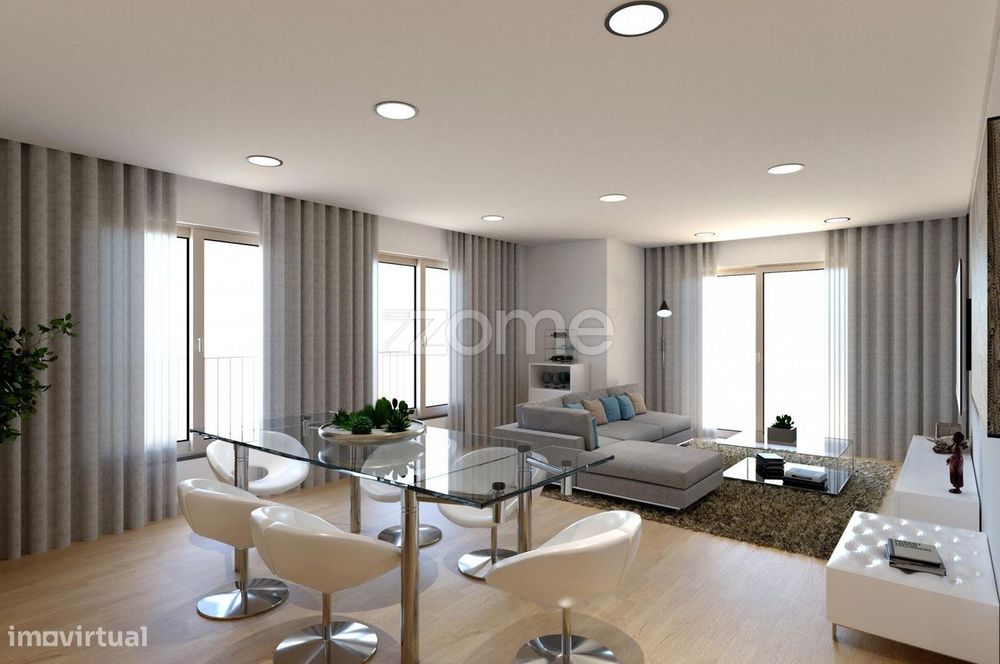 Espaçoso apartamento T3 com duas varandas e parqueamento