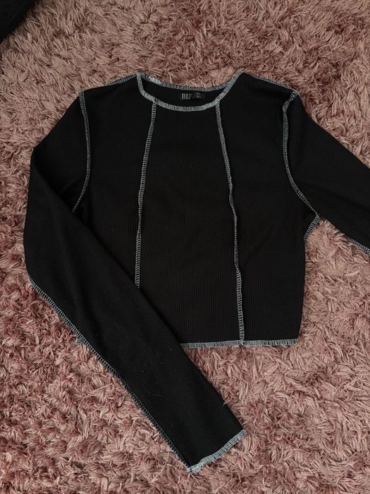 Укорочена кофта жіноча