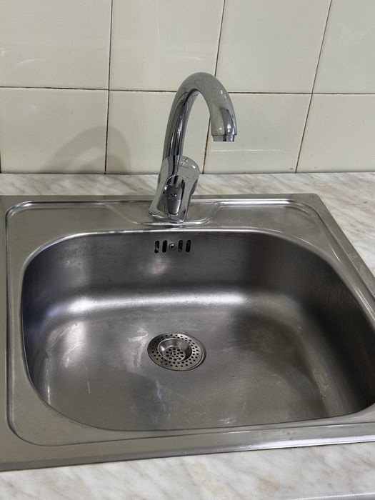 Мойка с нержавейки и кран