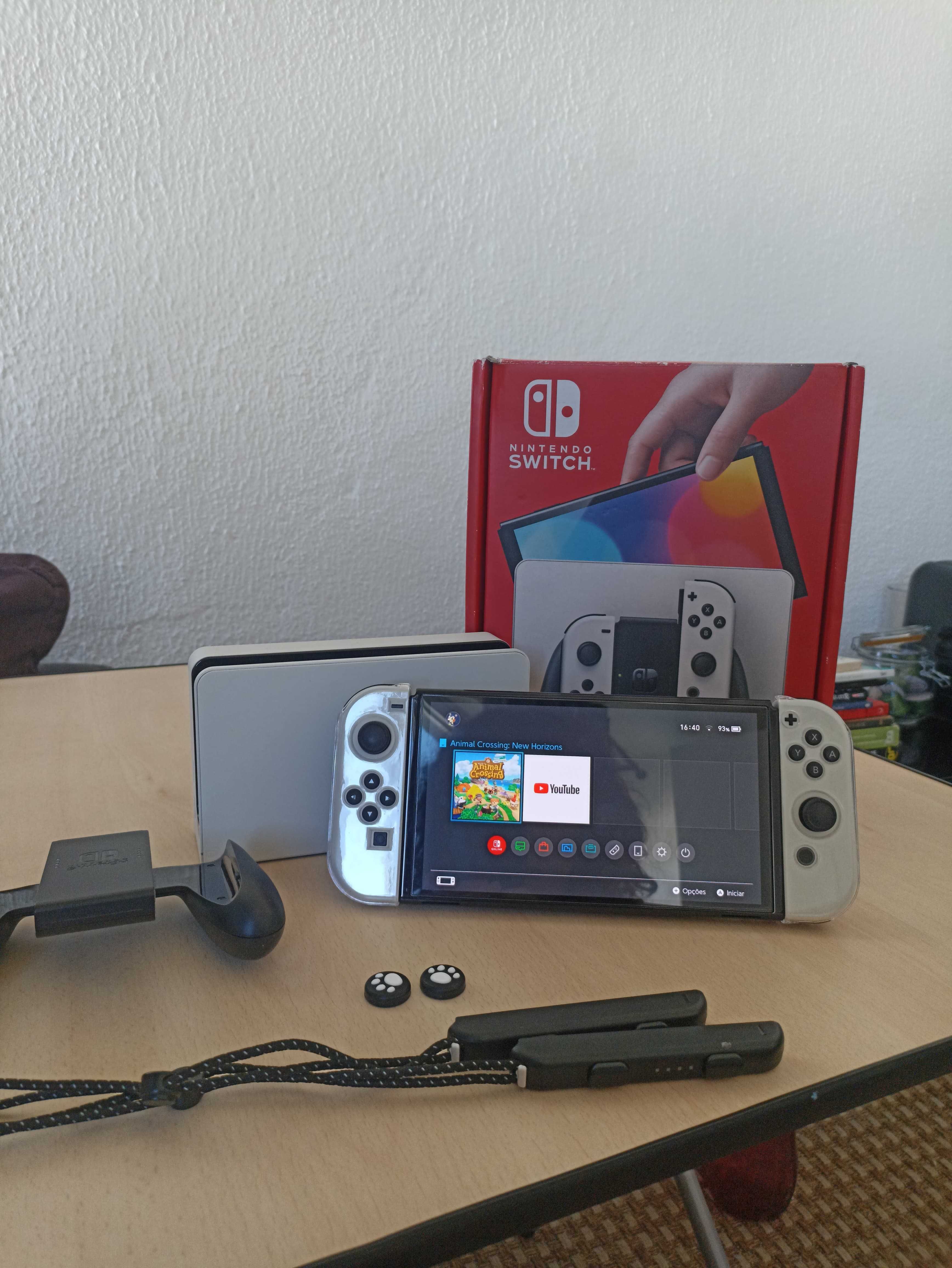 Nintendo Switch Versão OLED - Branco + Jogo Animal Crossing
