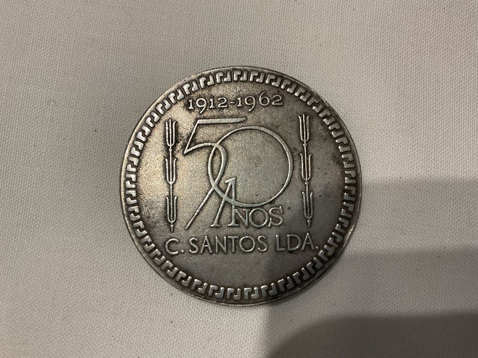 Moeda / medalha em prata dos 50 anos C. Santos ao servico automilismo