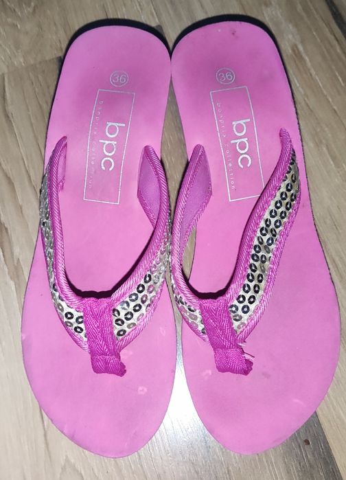 Japonki na koturnie roz. 36