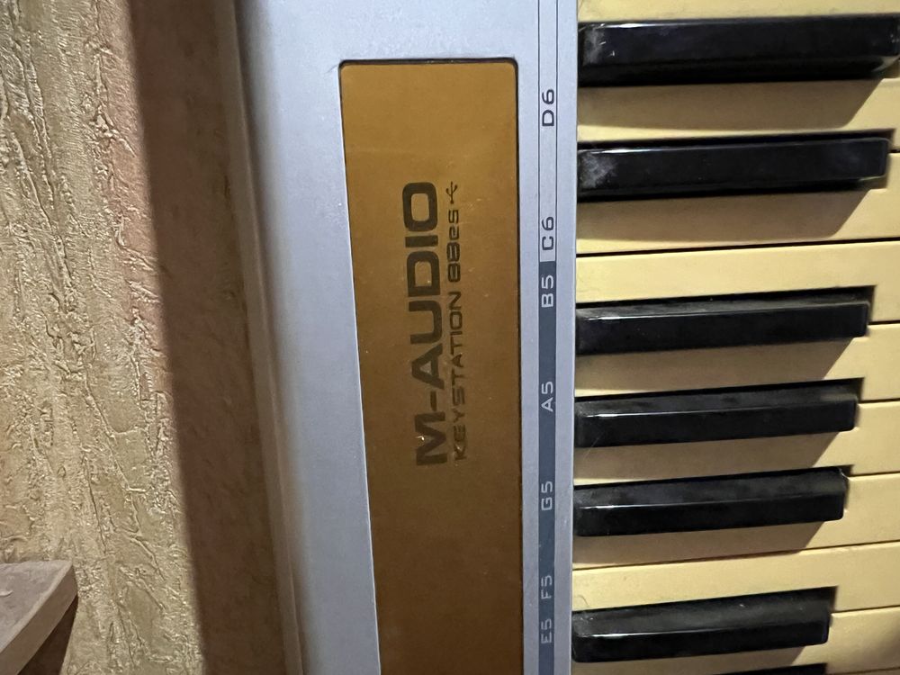 Клавіатура MIDI M-audio Keystation 88es