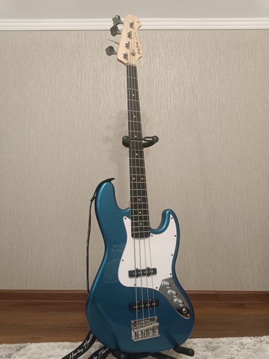 Бас Harley Benton