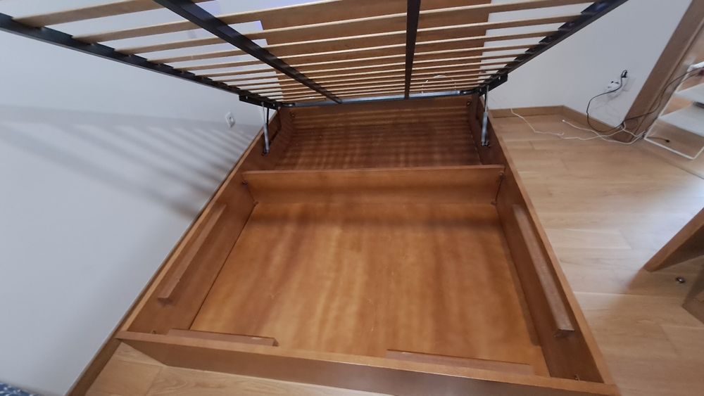 Cama de casal 200 x 150