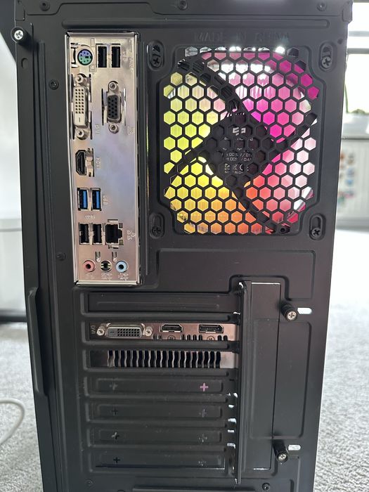 Komputer stacjonarny PC GTX 1660 SUPER AMD FX8120 na części