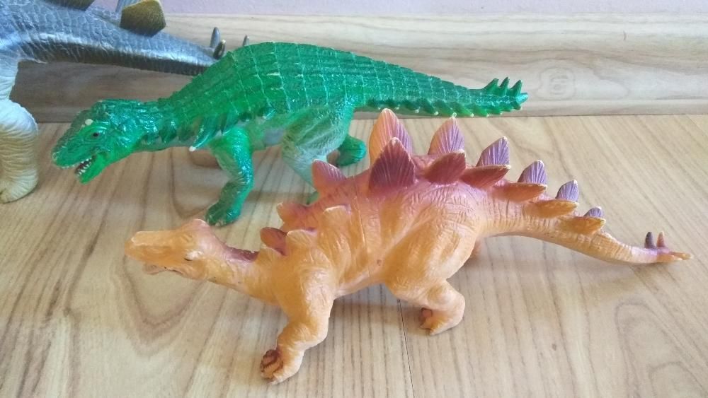 Figurki dinozaurów największy 32cm