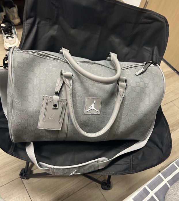 Дорожня сумка Air Jordan Monogram Duffle Bag сіра ОРИГІНАЛ