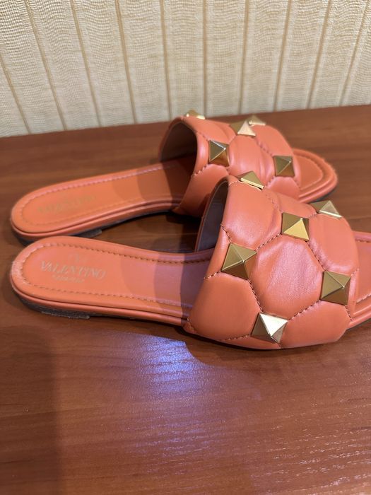 Шлепанцы Valentino Garavani, кожанные