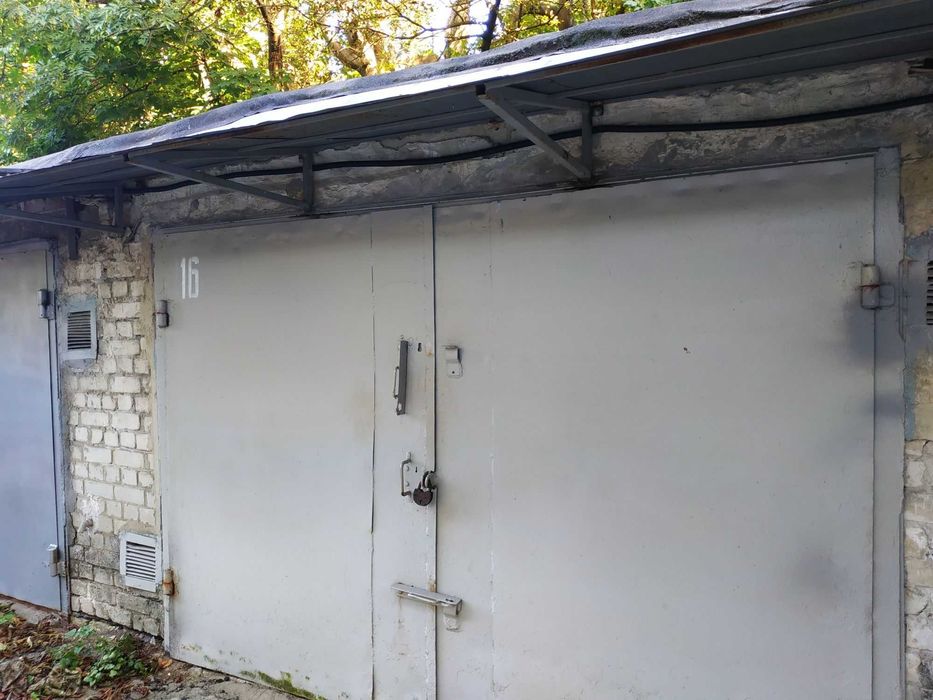 Гараж. Карманського П.Мирного, Стрийська, Франка. 2 яруси. Яма,стелажі