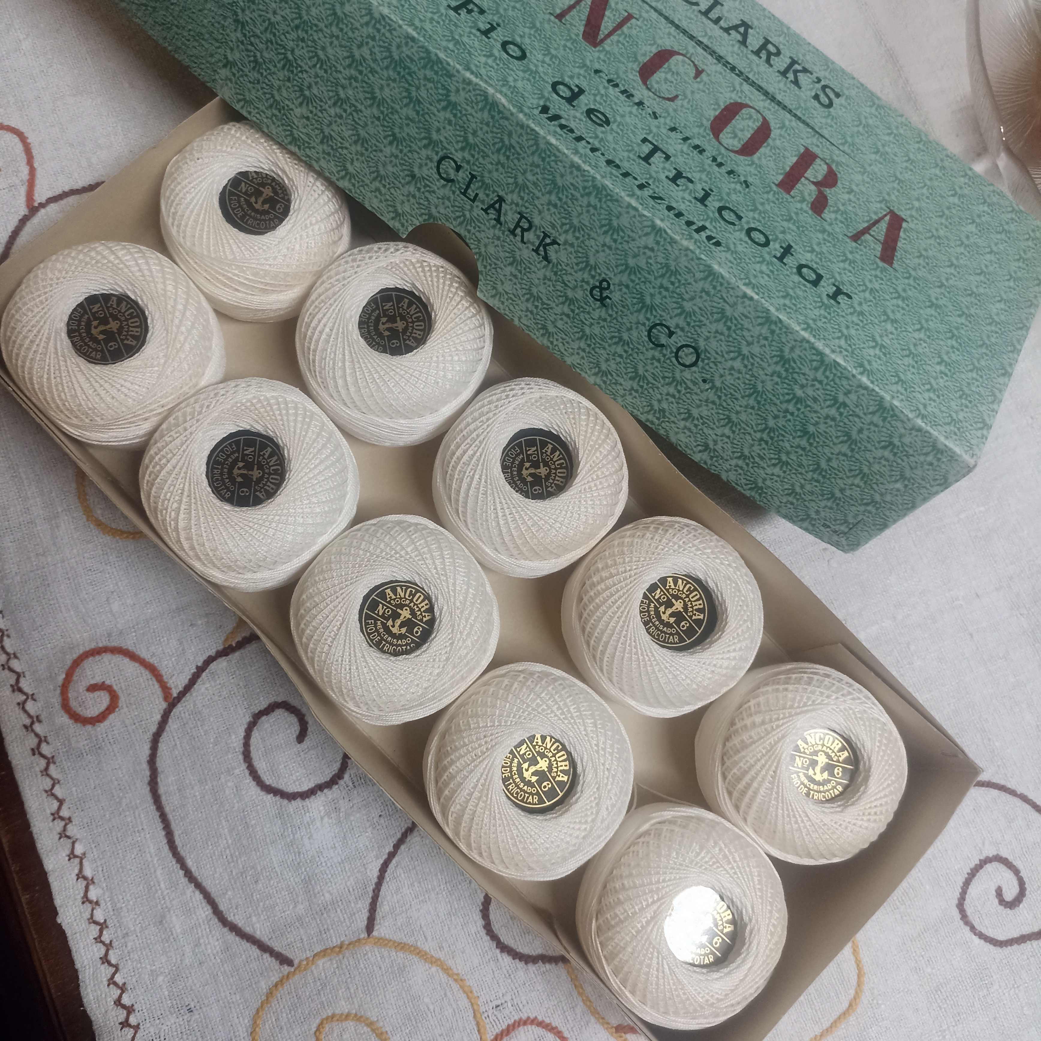 caixas de fio de tricotar âncora n°6