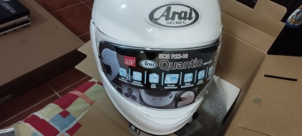 Capacete Novo Arai Quantic Diamond White