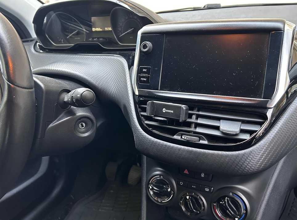 Peugeot 208 Signature 2019