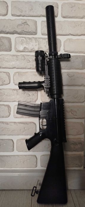 Автомат-винтовка игрушечный пластиковый с лазером/фонариком (P.1158А)