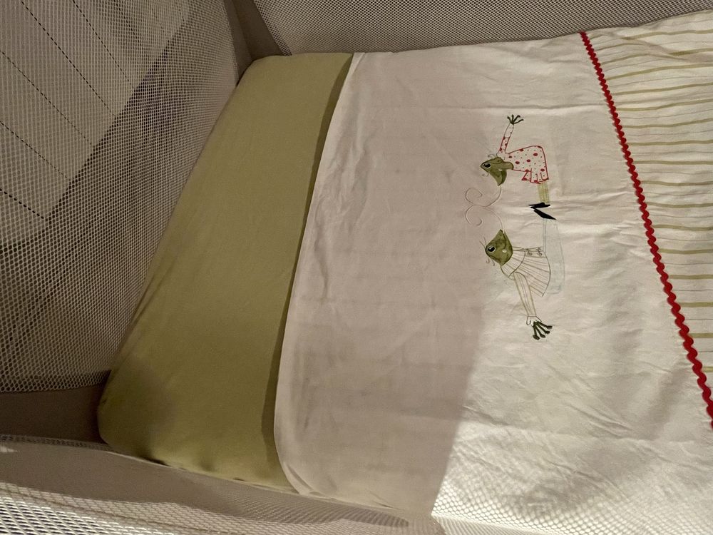 Cama de viagem Asalvo com colchão e téxteis