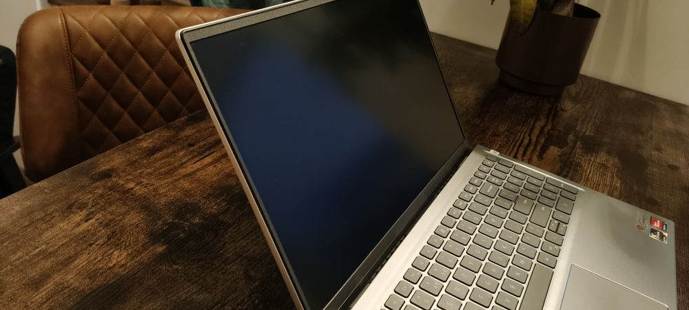 Laptop Dell Inspiron 5515