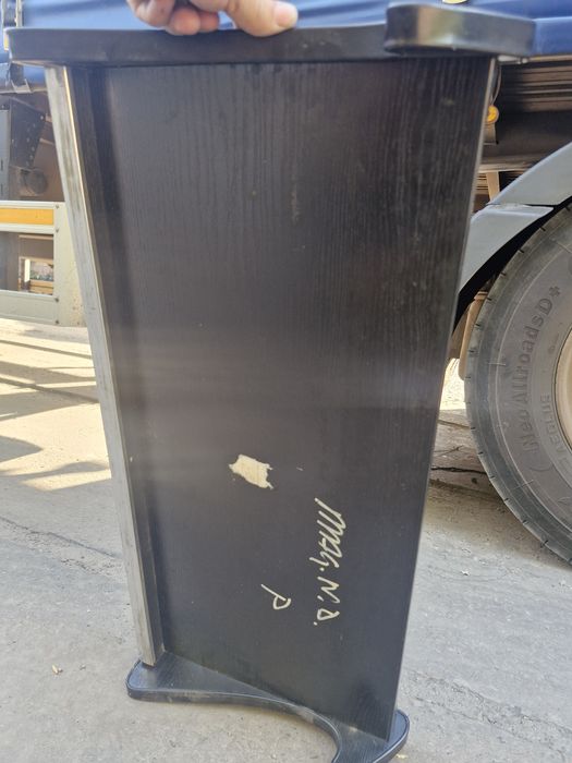 Полка для  Рено магнум в хорошем состоянии