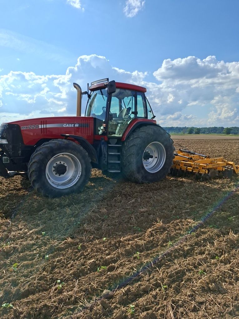 Case magnum 220 rok 2002