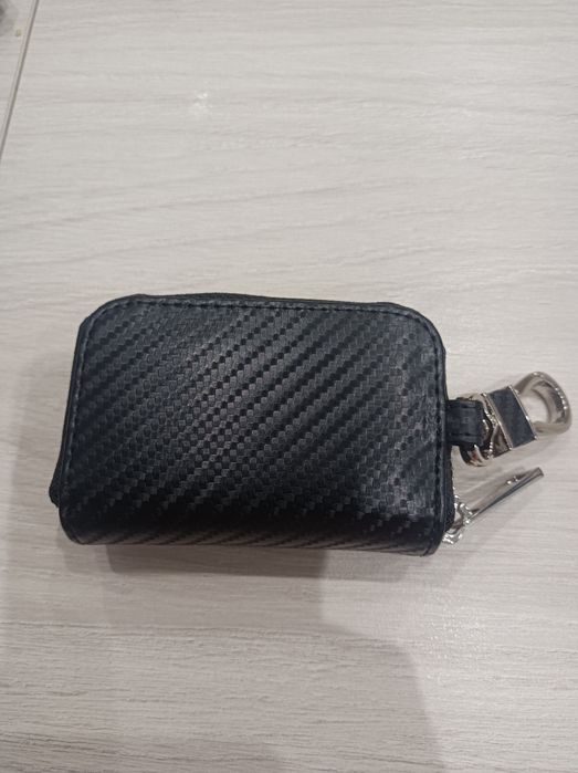 Экранирующий чехол для ключей carbon holder key