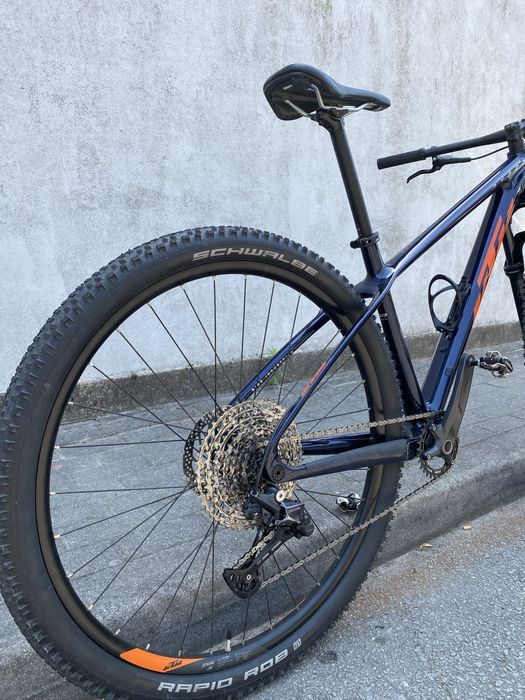 Bicicleta KTM Myroon Pro 29” – Carbono, praticamente nova!