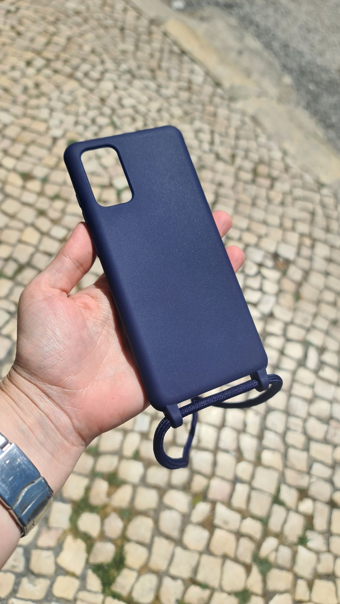 Capa Samsung S20 plus com cordão integrado