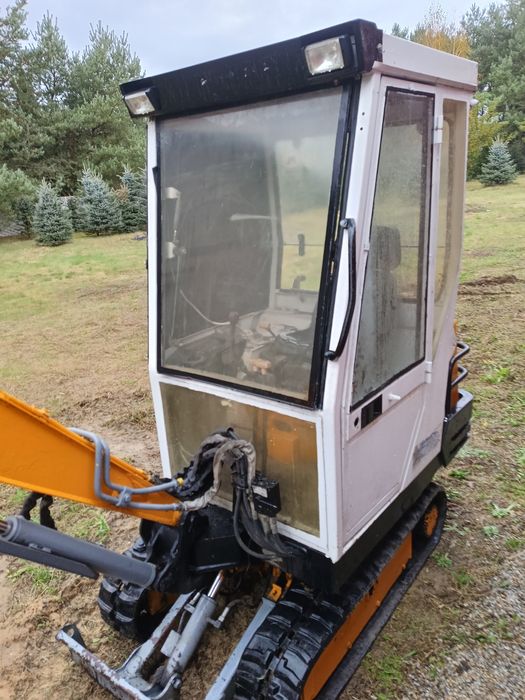 Minikoparka yanmar b17