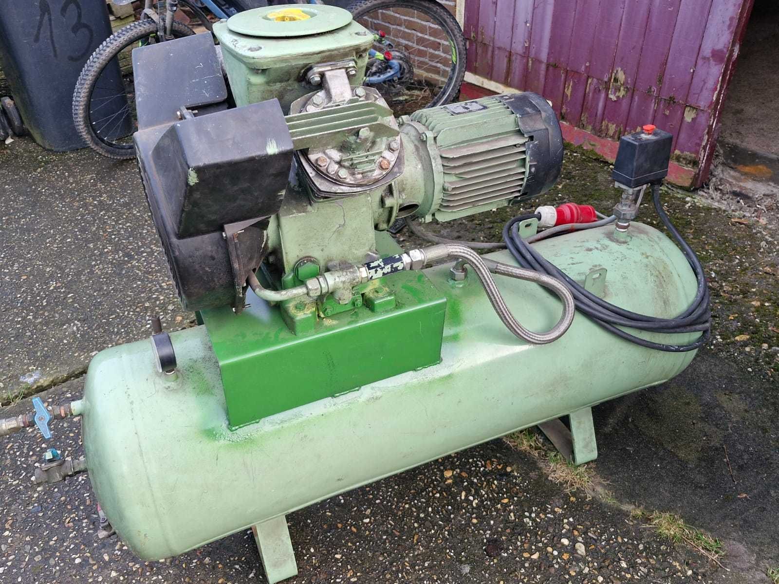 Kompresor Sprężarka Atlas Copco LE6 150l