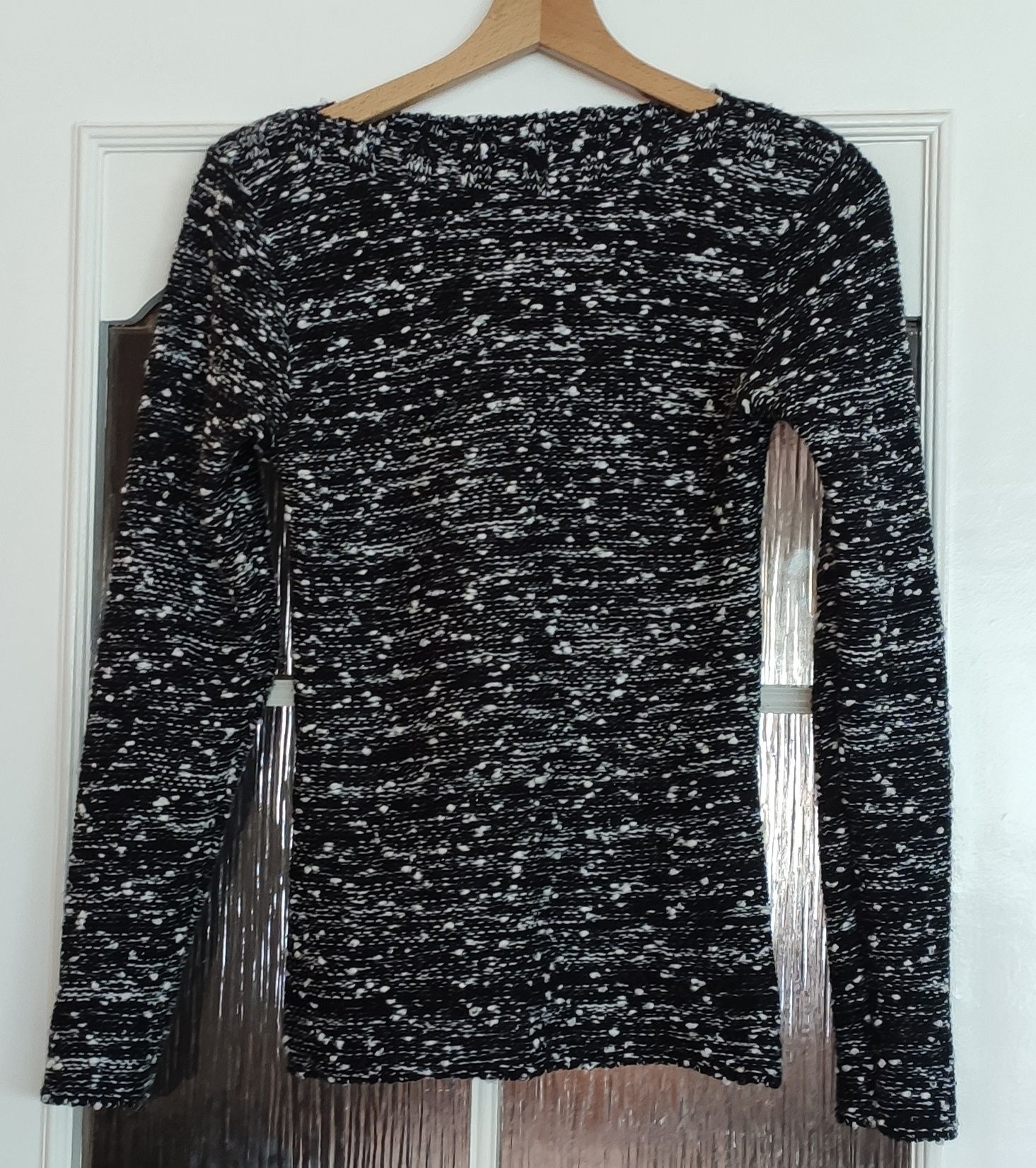 Sweter damski z akrylu
