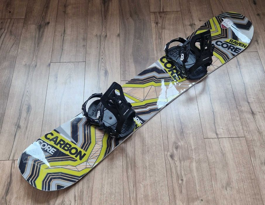 Deska snowboardowa Raven Core Carbon 150cm z wiązaniami Raven Fastec L