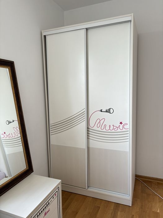 Komplet mebli młodzieżowych Meblik z motywem muzycznym pianino