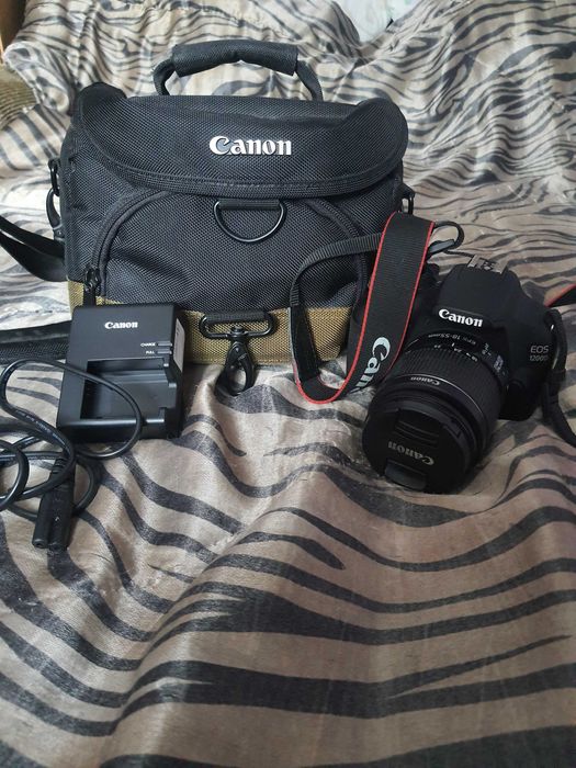 Фотоаппарат canon 1200d.