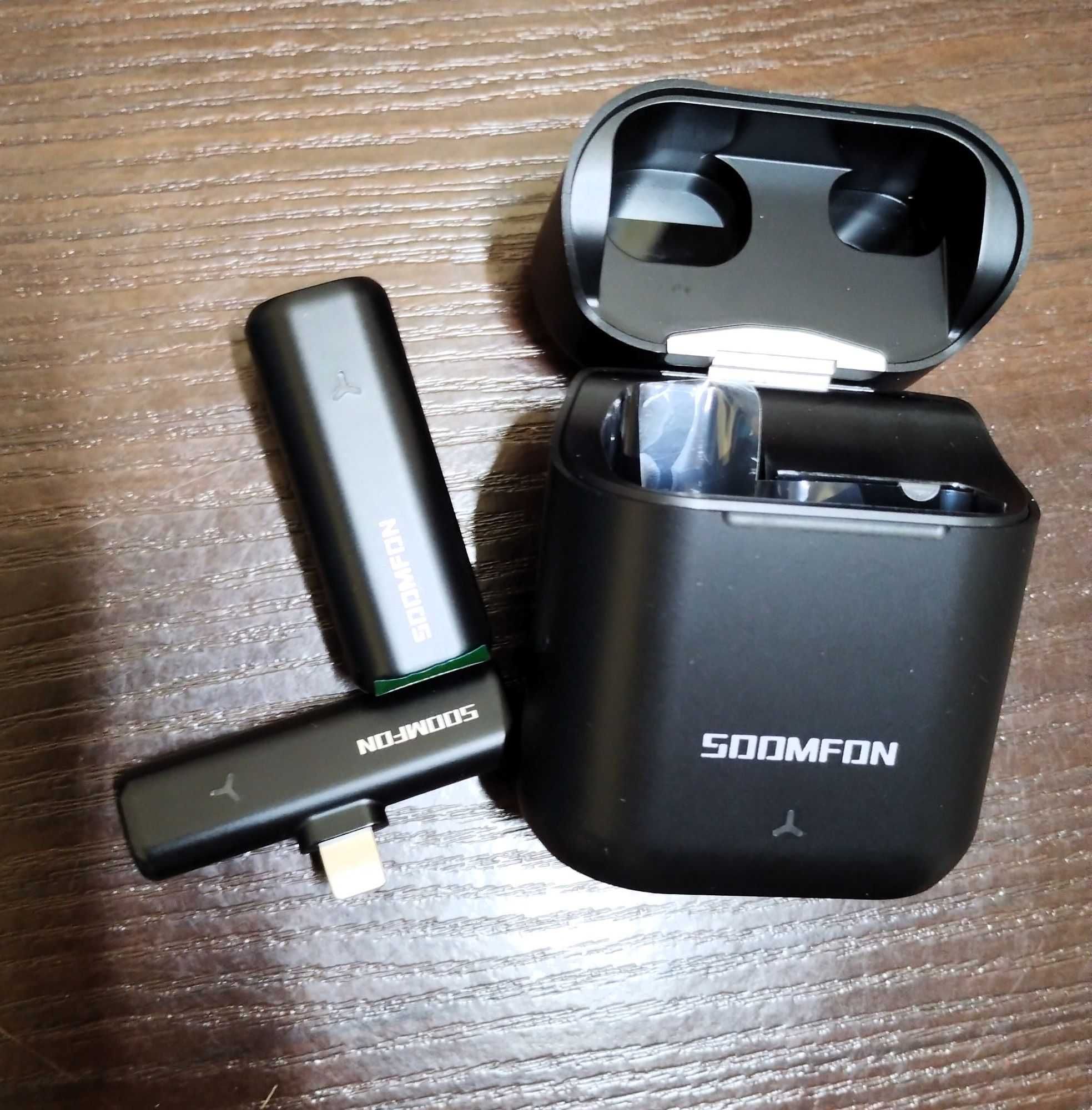 SOOMFON Bezprzewodowy mikrofon krawatowy do iPhone'a, iPada 2,4 GHz,