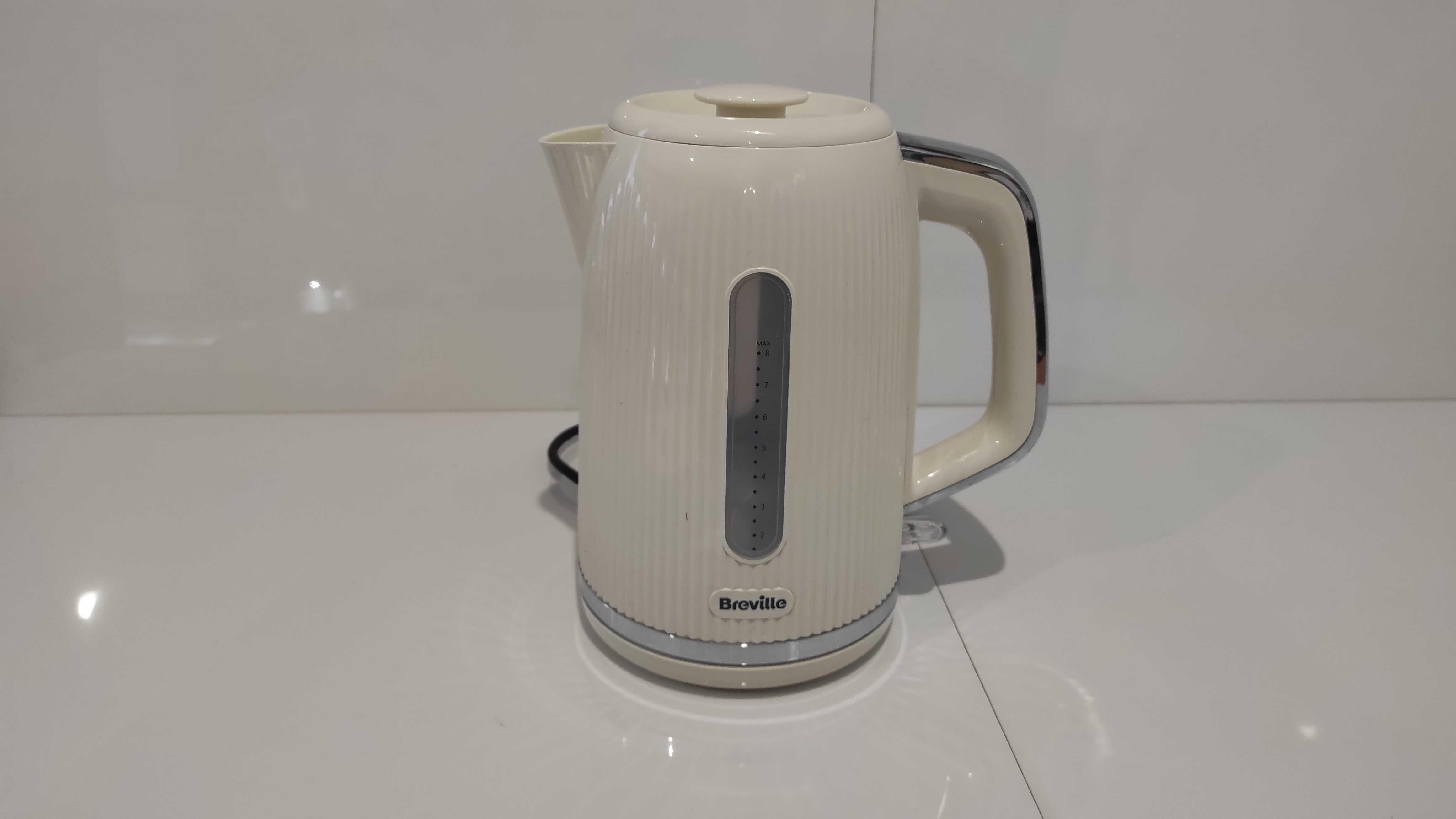 Czajnik Breville Bold Vanilla Cream [VKT223] 3000W